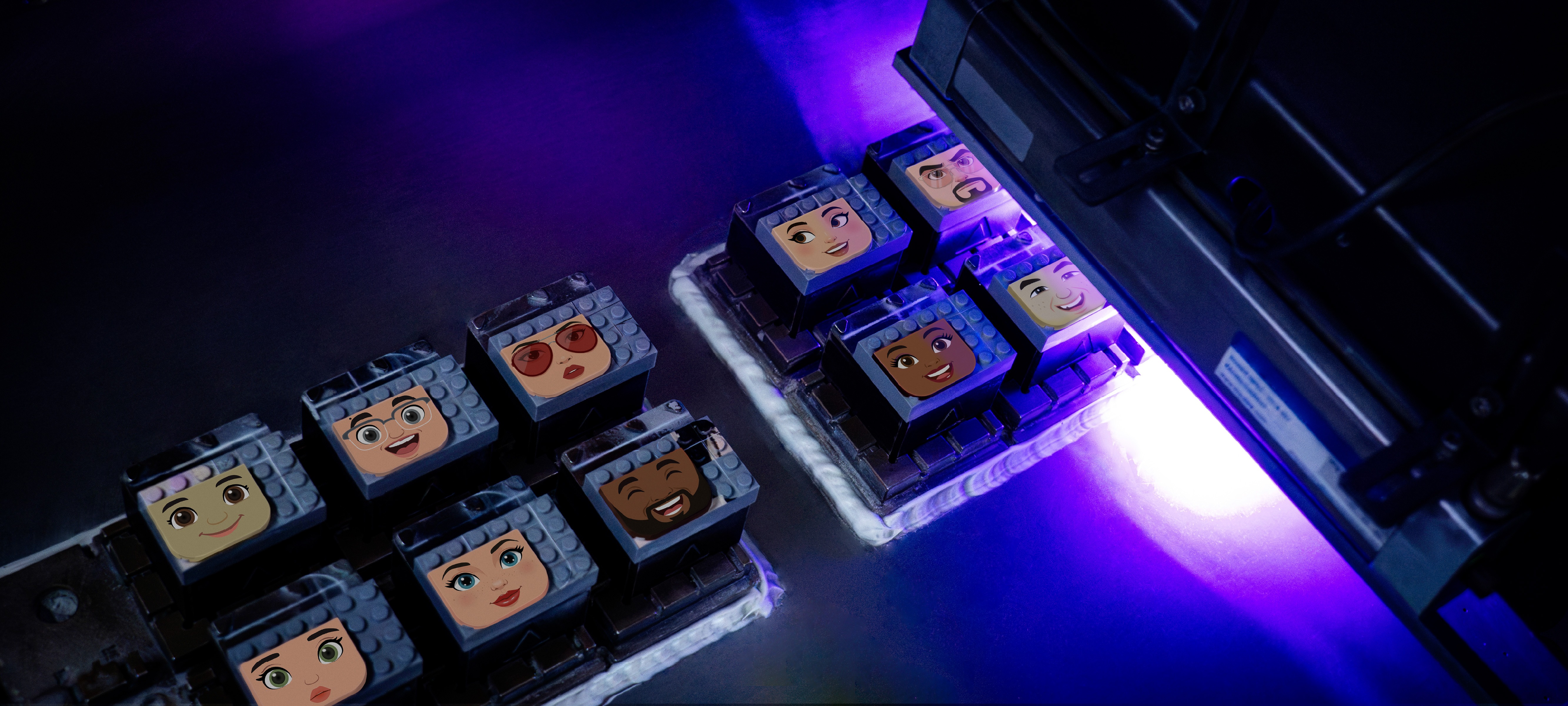 「AI时代的乐高」卖爆130万件，完成数百万美金新融资｜和UNICUS 创始人徐豪聊AI硬件新消费